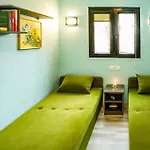 1 Bedroom Gorgeous In Semesterbostad *