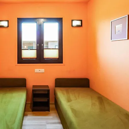 1 Bedroom Lovely In Łazy