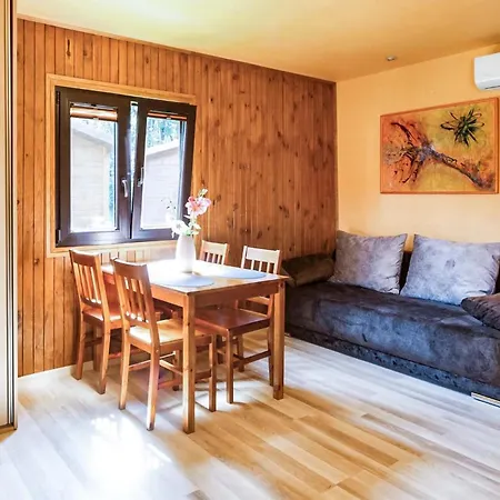 1 Bedroom Lovely In Casa de Férias Łazy